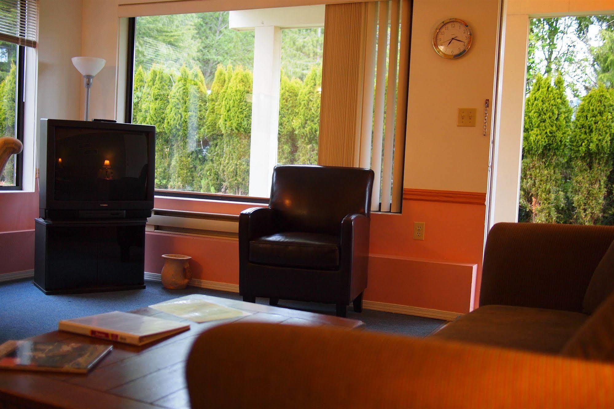 Whale'S Tail Guest Suites Ucluelet Eksteriør billede